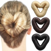 Wypełniacz do koka donut z włosów syntetycznych 8 cm w kształcie serca 